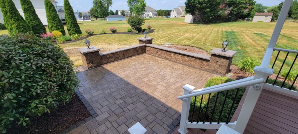 Retaining wall installation in Delaware for residential landscape support
